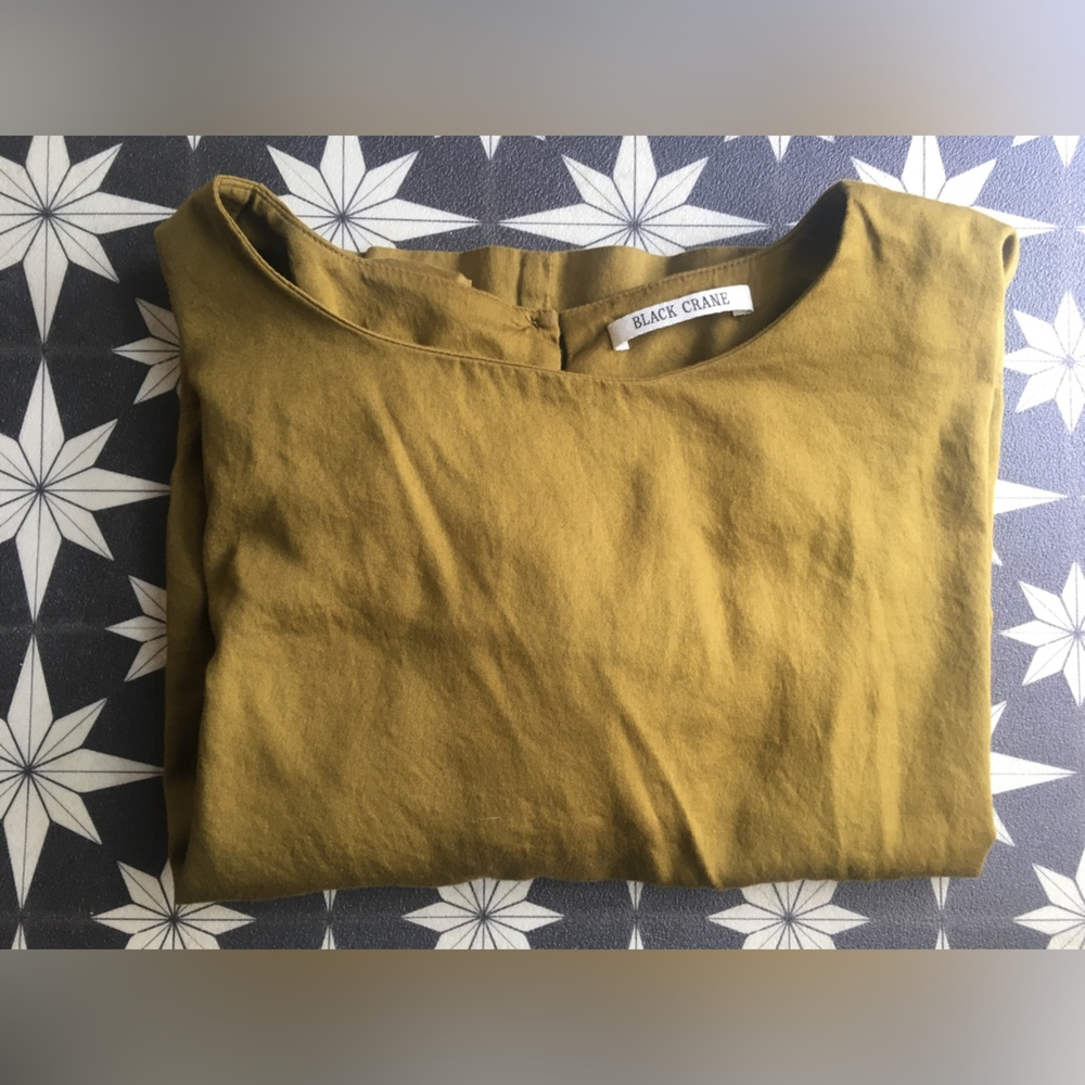 Black Crane Tulip Bateau Crop Top EUC